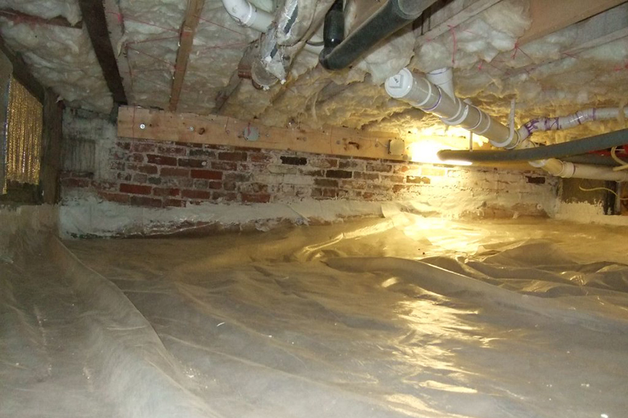 Should I insulate my crawlspace pipes? (How to keep them from freezing)